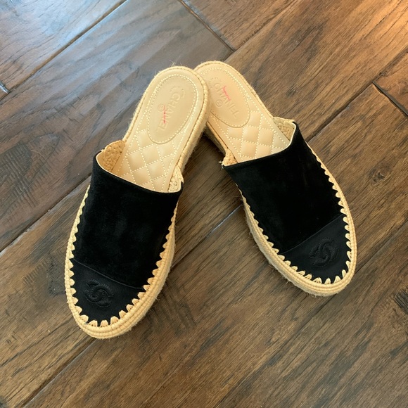 Chanel Raffia Espadrille Mules - Picture 2 of 5